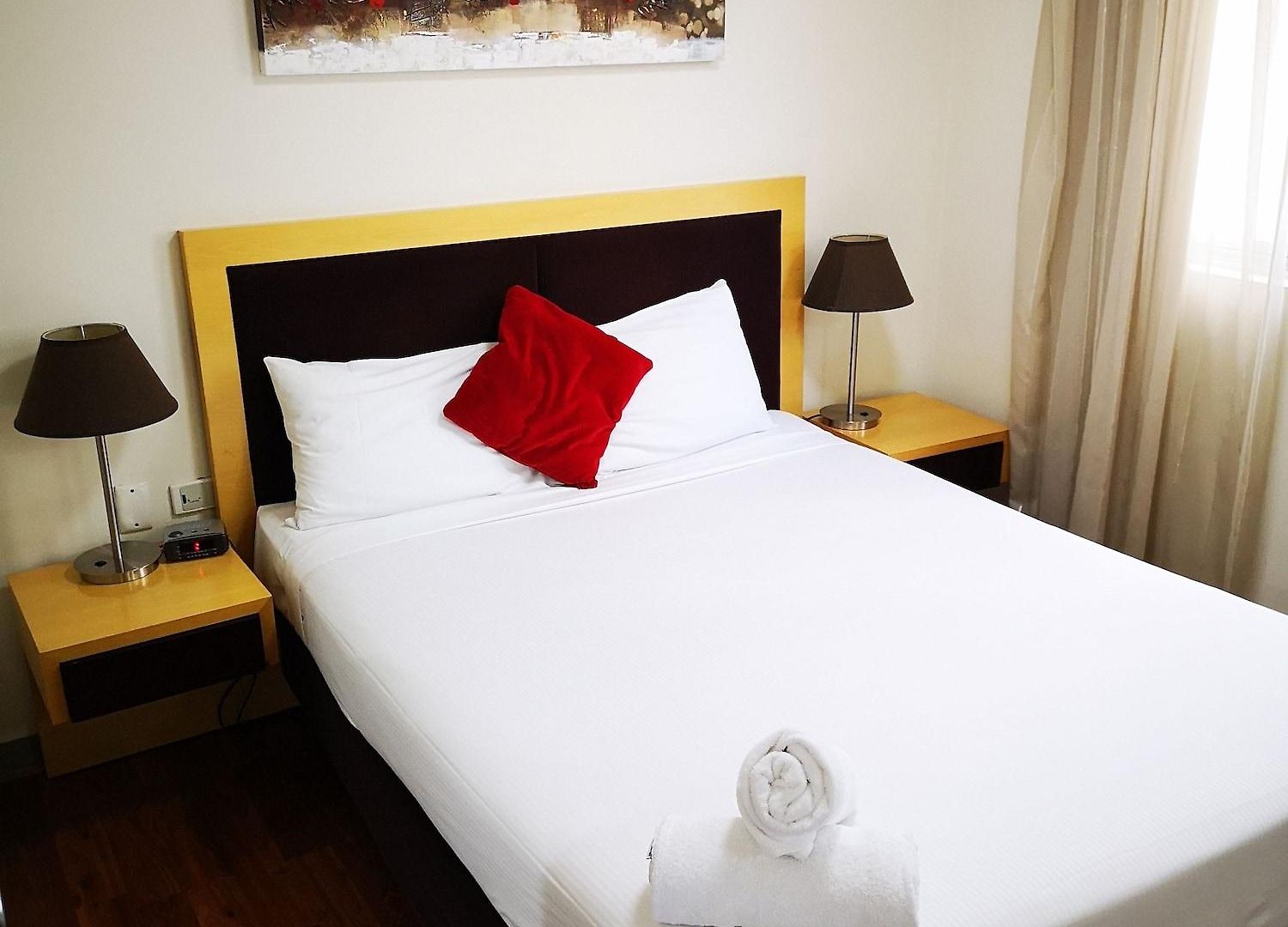 Aparthotel Abbey On Roma & 4*
