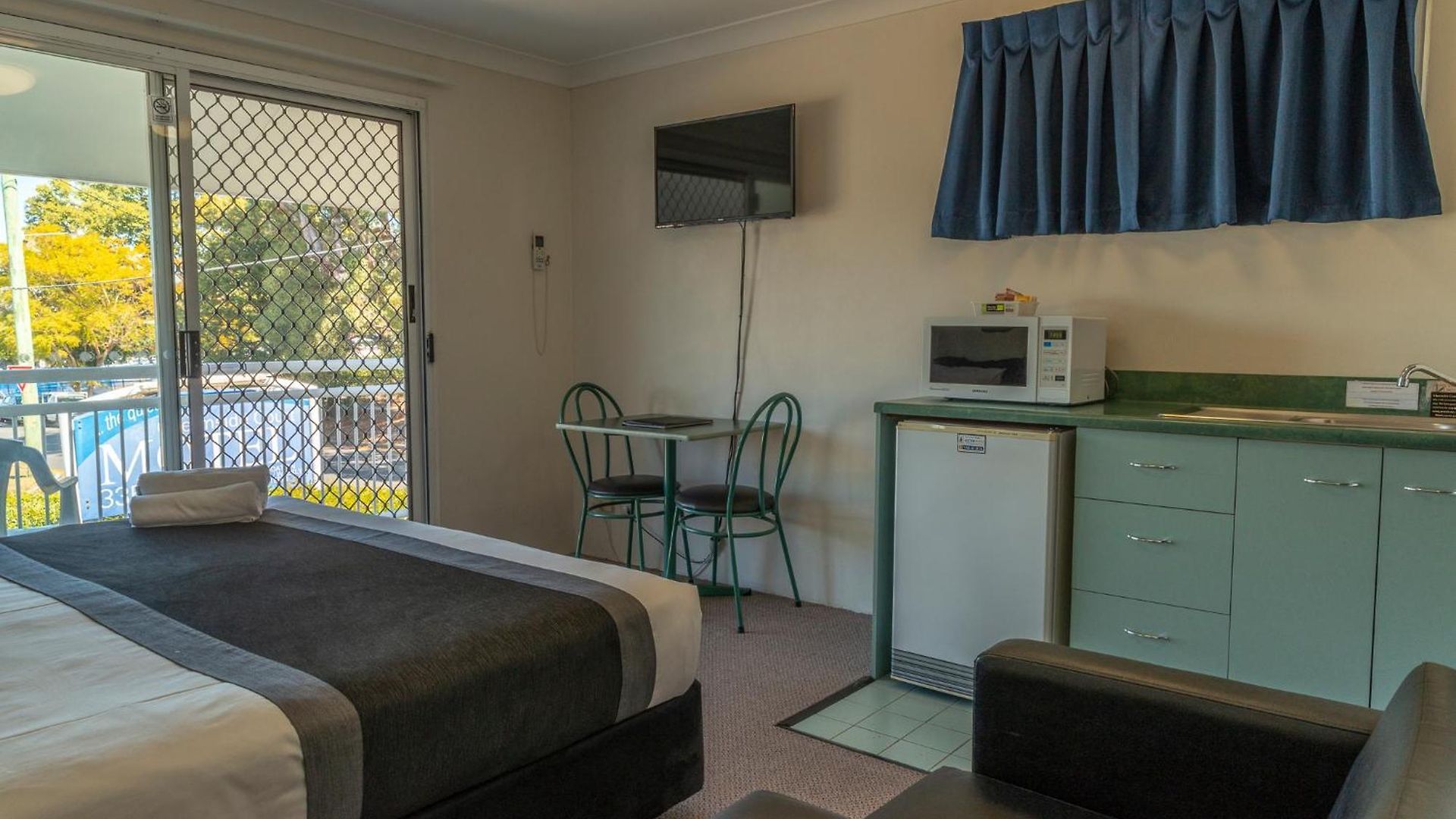 Chermside Court Motel 4*