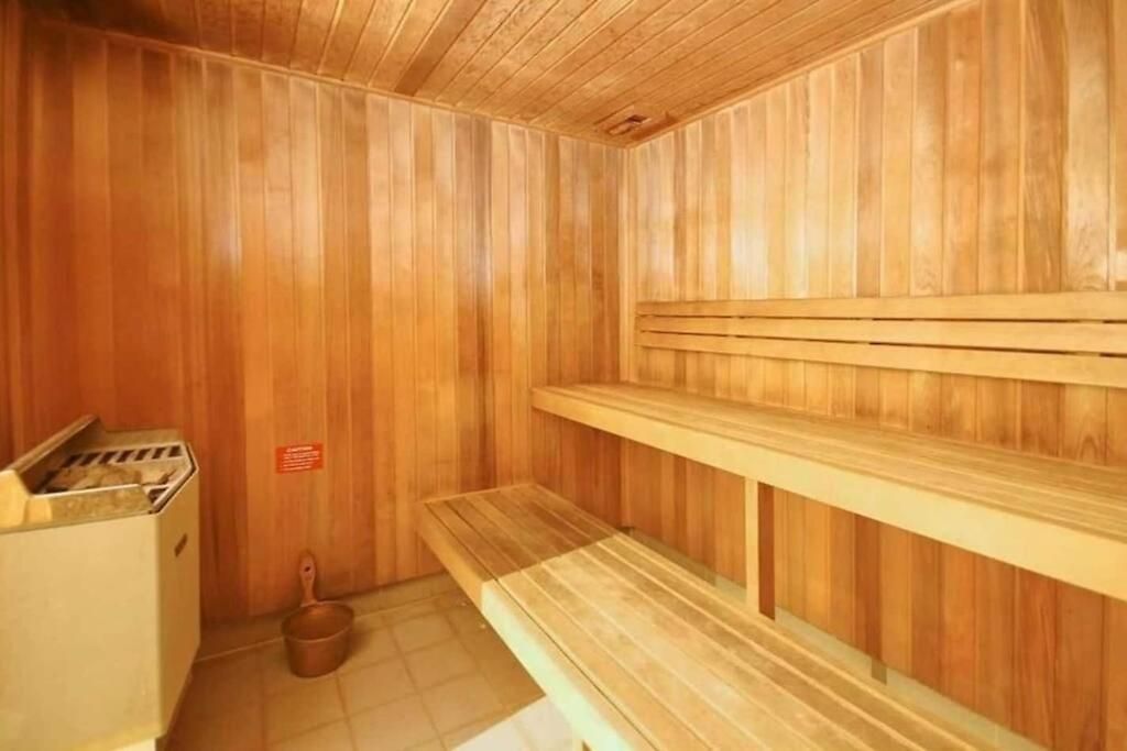 Spacious 3 Bed City Apt With Car Park, Pool & Gym Apartment *