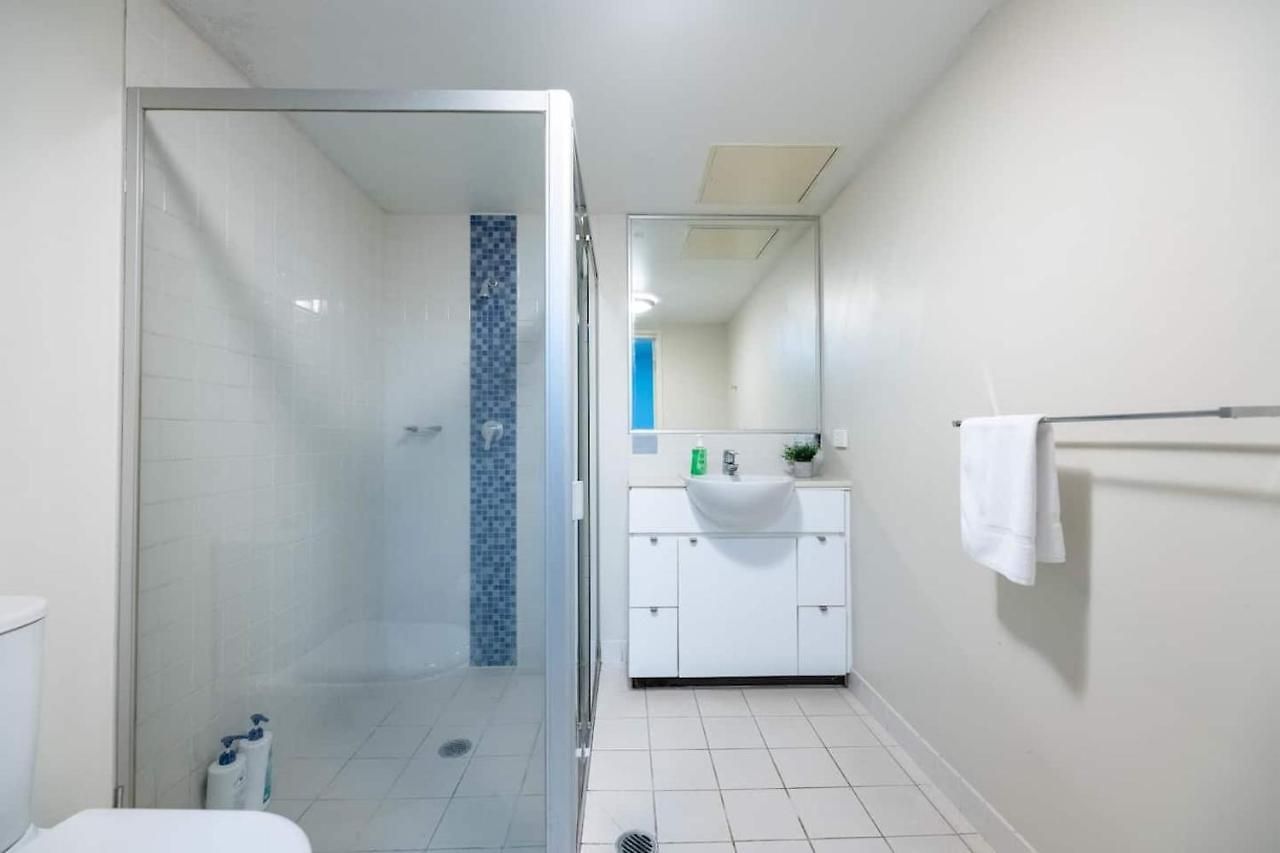 Spacious 3 Bed City Apt With Car Park, Pool & Gym Apartment