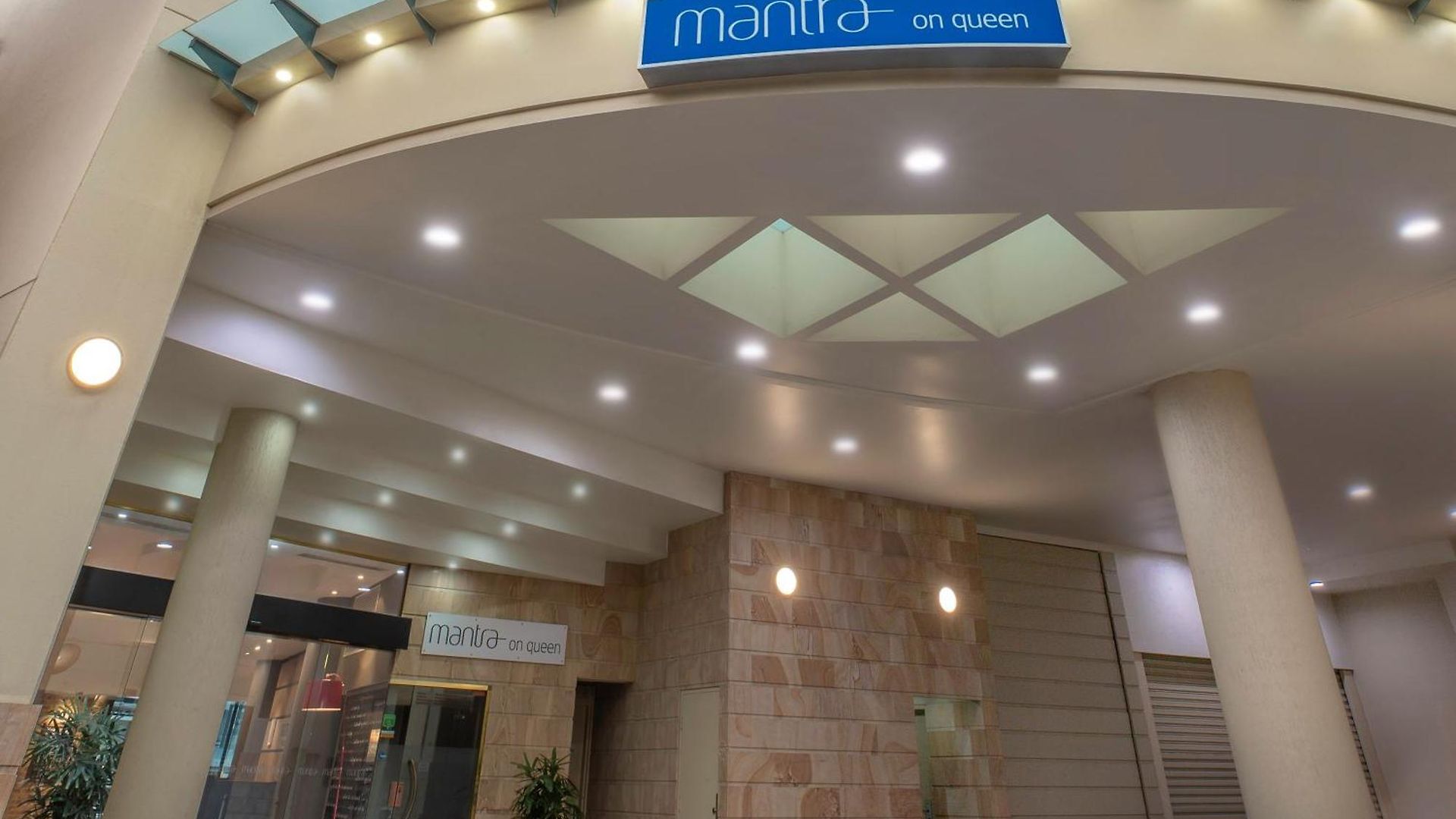 Mantra On Queen Hotel