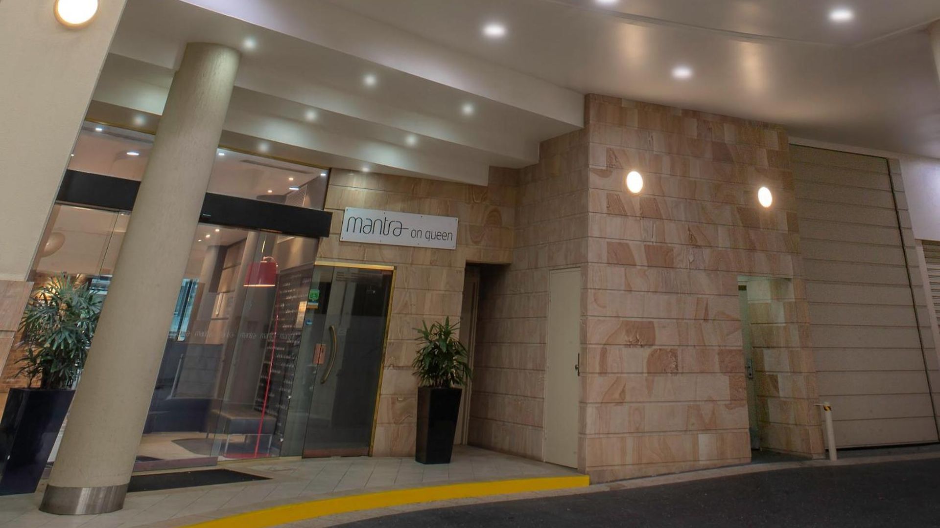 Mantra On Queen Hotel 4*