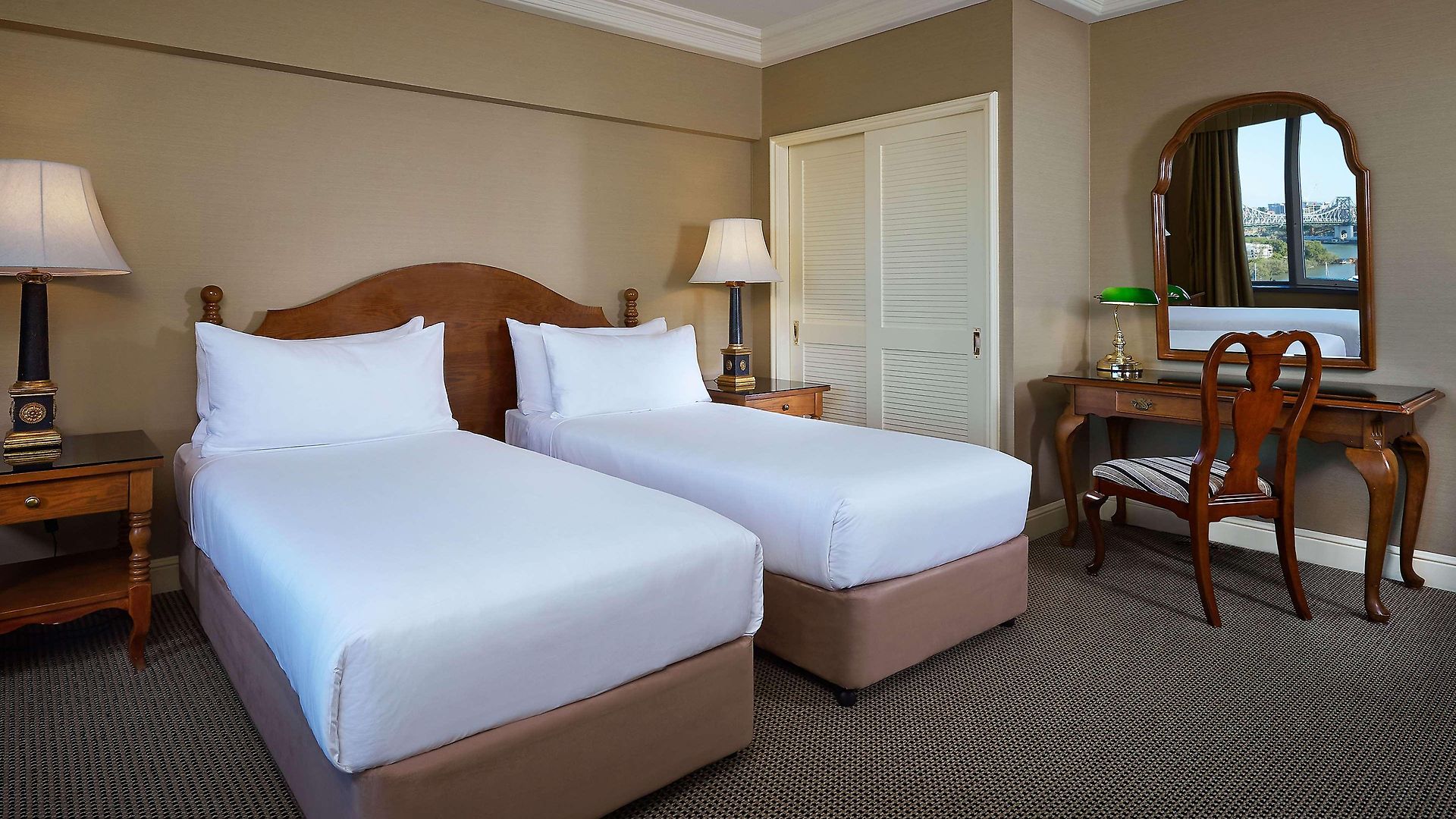 Hotel Stamford Plaza 5*