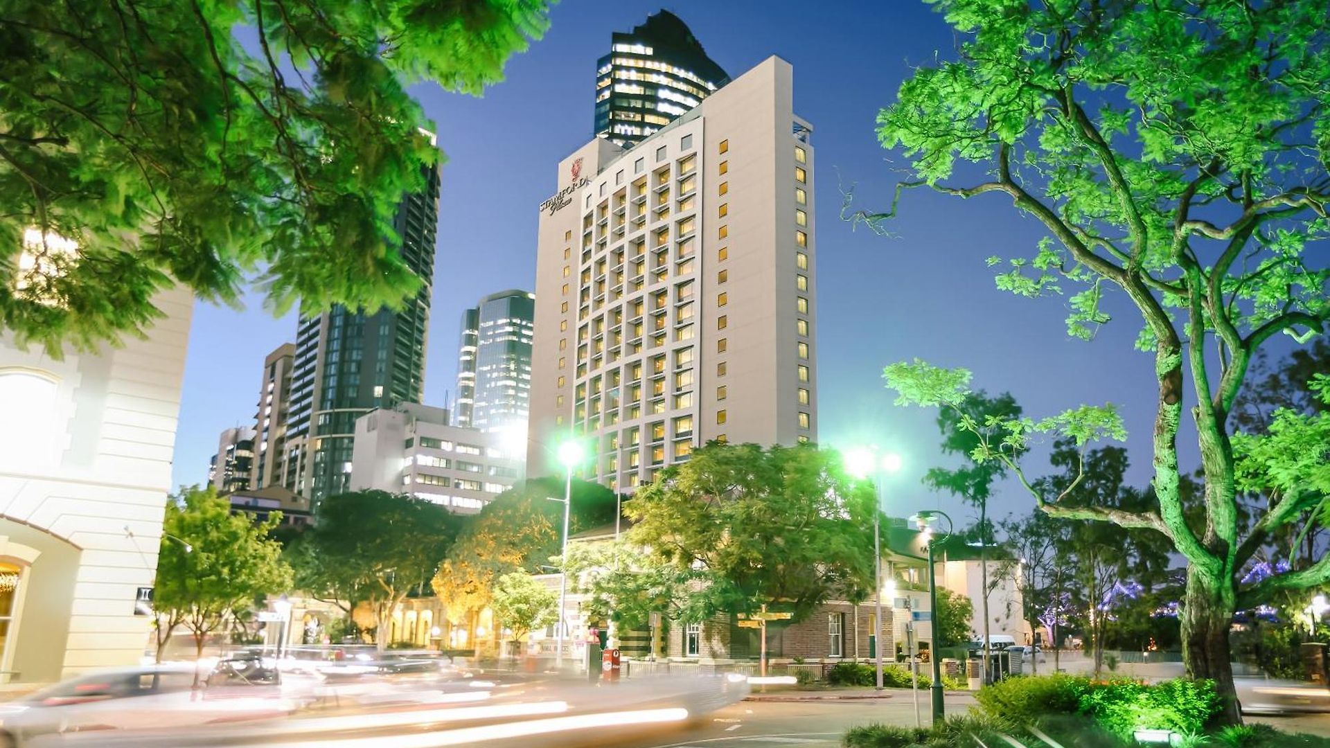 Stamford Plaza Hotel 5*