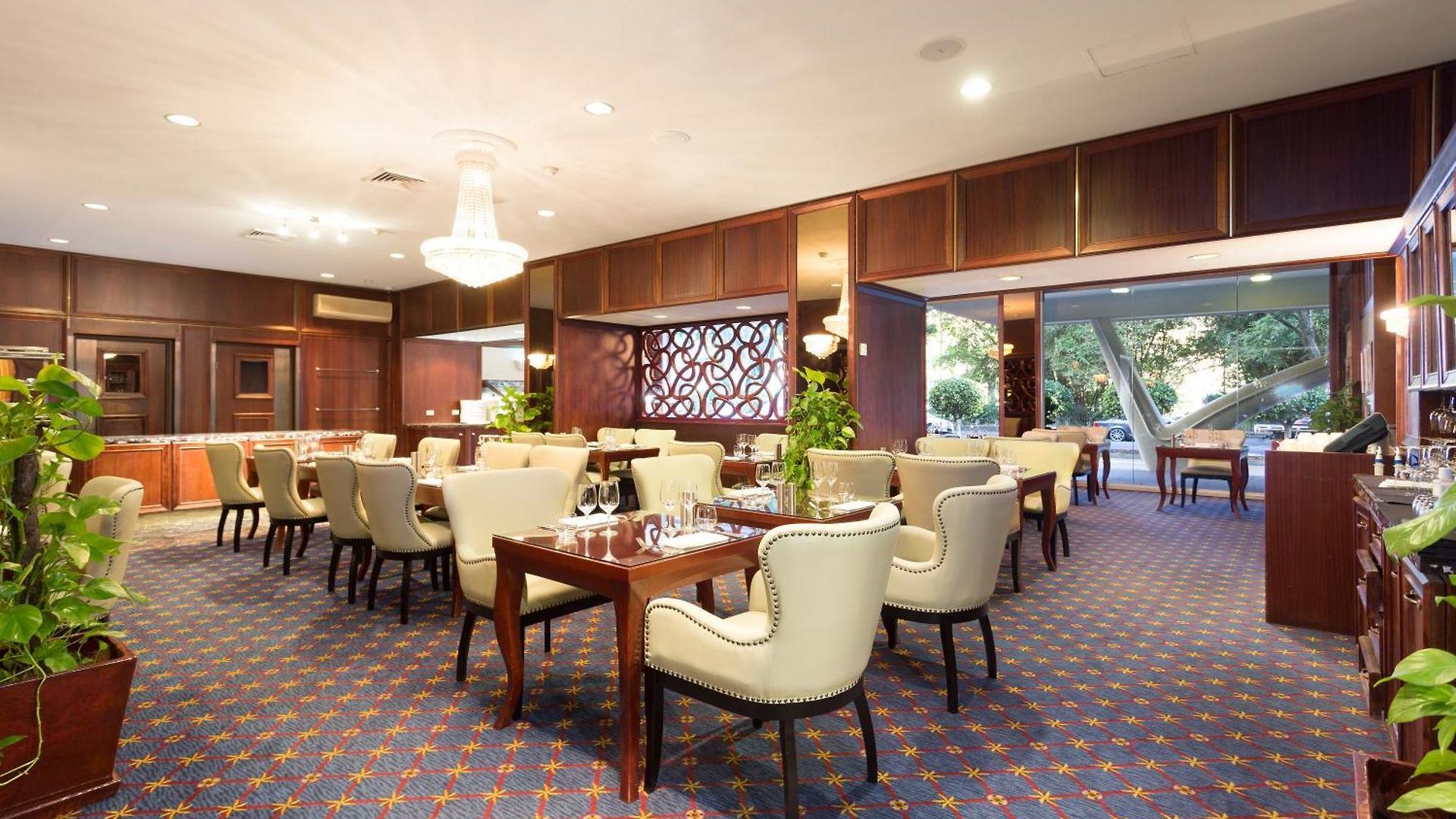 Hotel Royal On The Park 5*