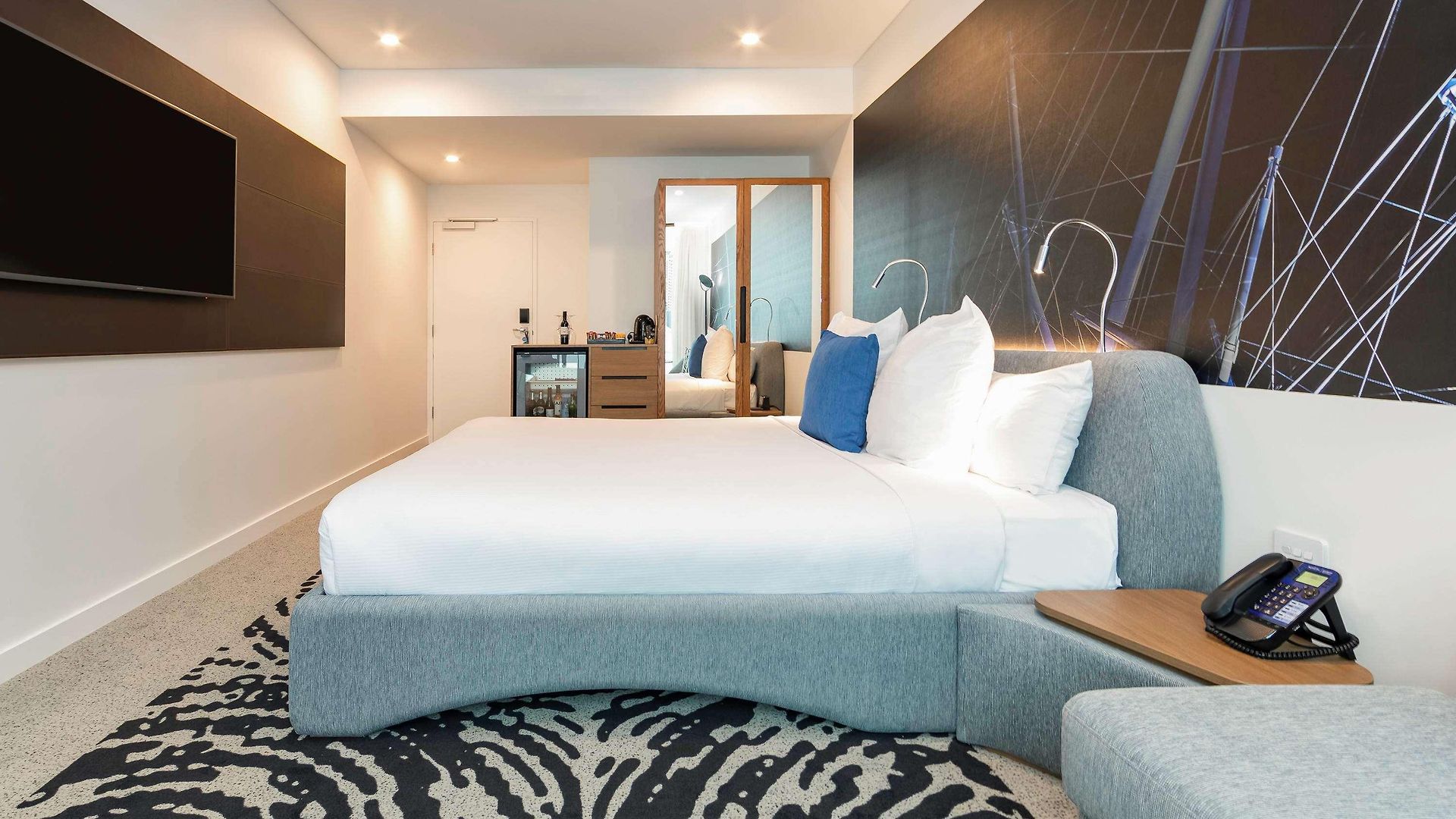 Novotel South Bank Hotel 5*