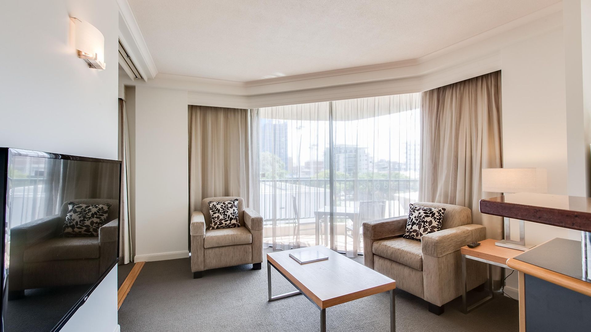 Cosmo 4* Brisbane
