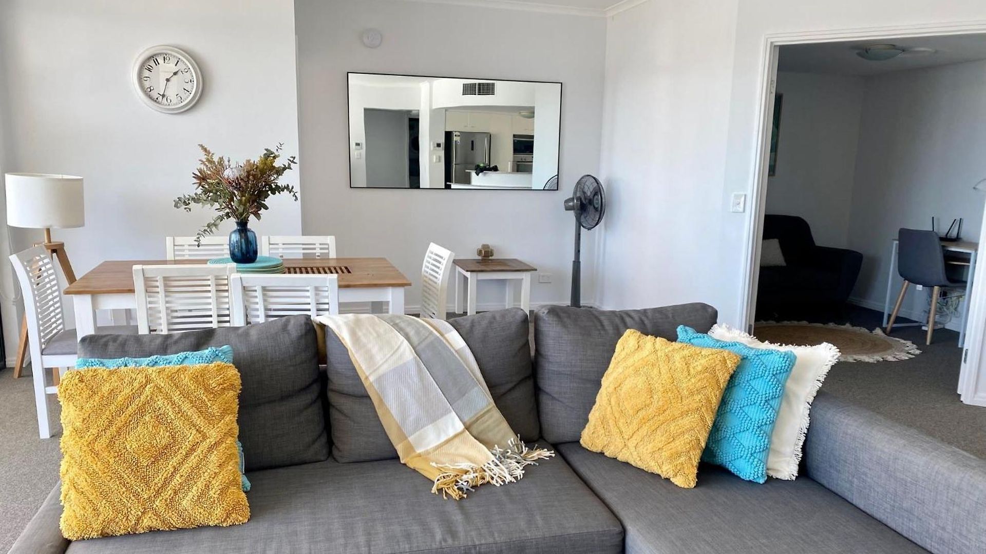 Riverside Retreat! Beautiful Water Views! - New Farm Apartment *