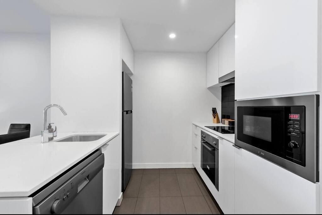 Apartment Lovely 2 Bedroom Unit Pool,gym Workspace & More