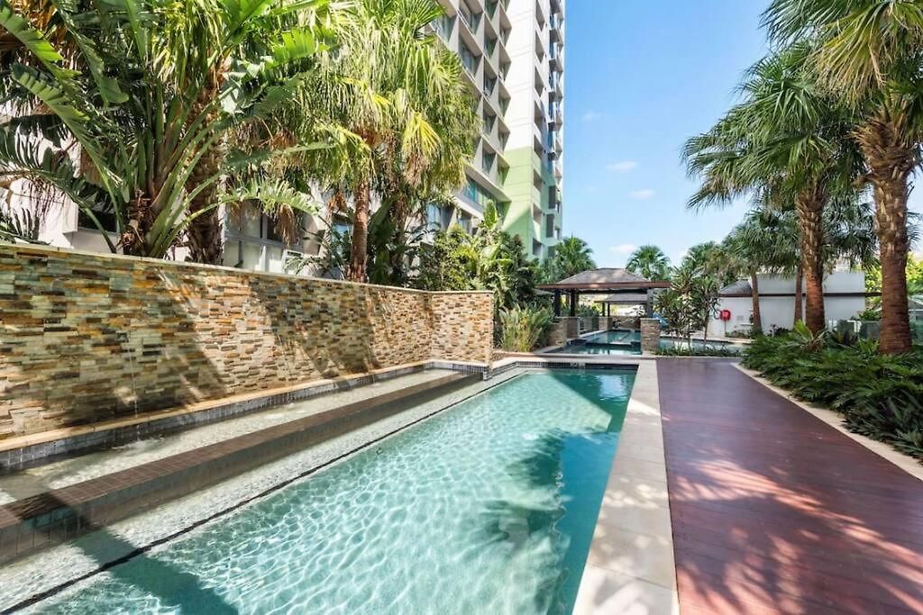 Apartment Lovely 2 Bedroom Unit Pool,gym Workspace & More