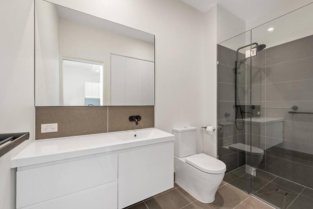 Apartment Great Located Unit/private Balcony, Pool,gym,parking Brisbane
