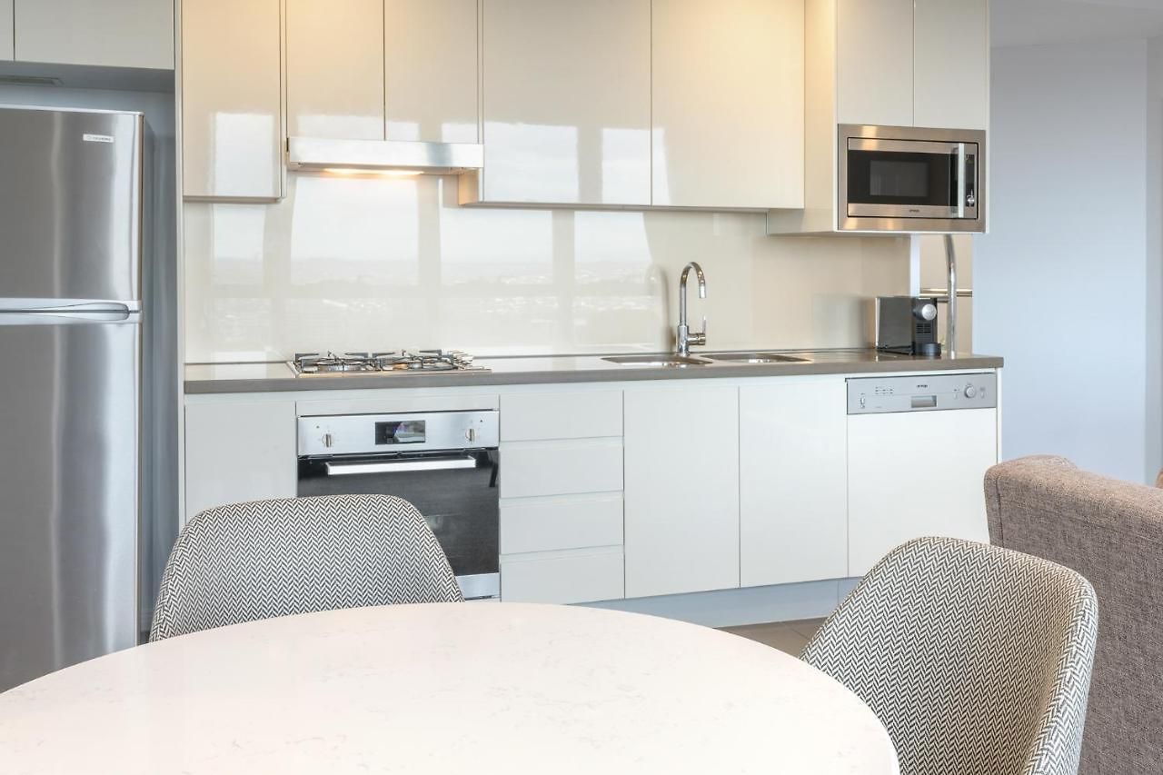 Meriton Adelaide Street,