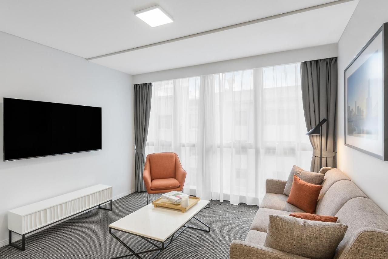 Meriton Adelaide Street, 5*