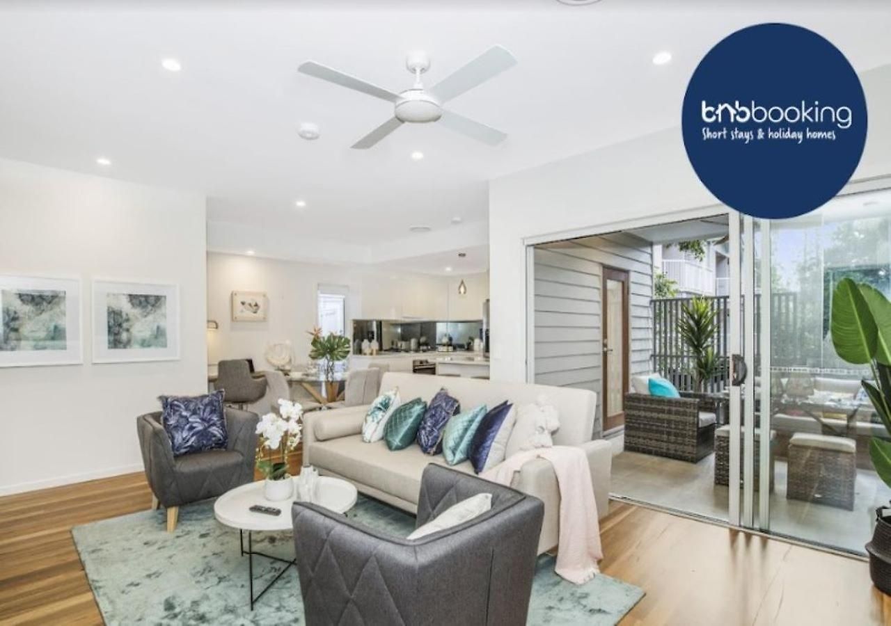Park Ave Retreat - 3 Carparks, Wifi, Bbq, King Bed *