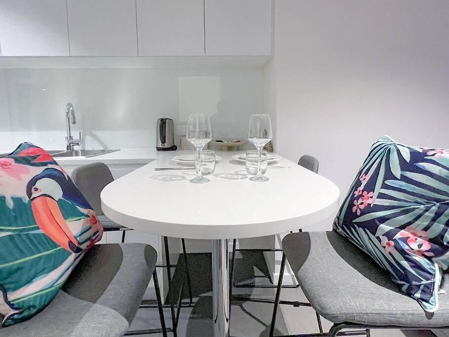 Apartment Amazing 2 Bedroom In Cbd C15 *