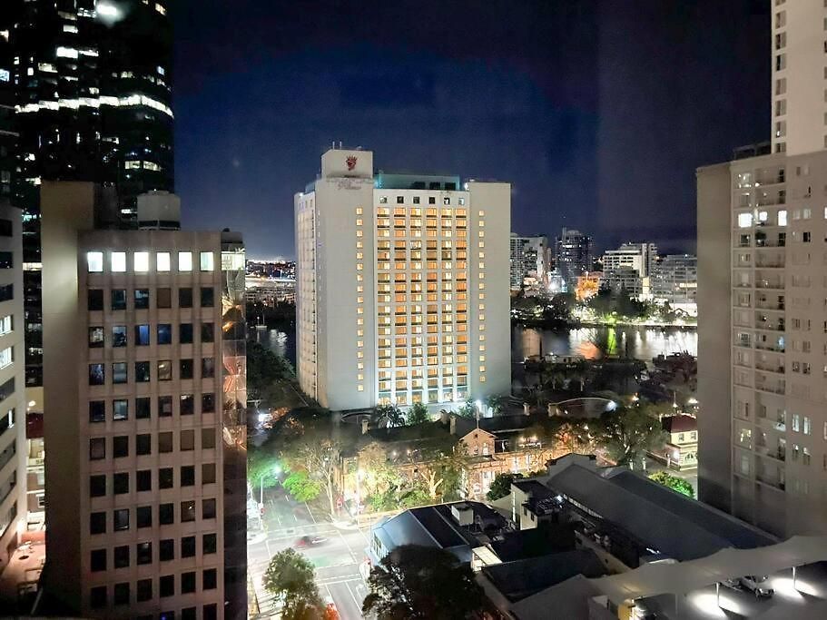 Amazing 2 Bedroom In Cbd C15 Apartment Brisbane