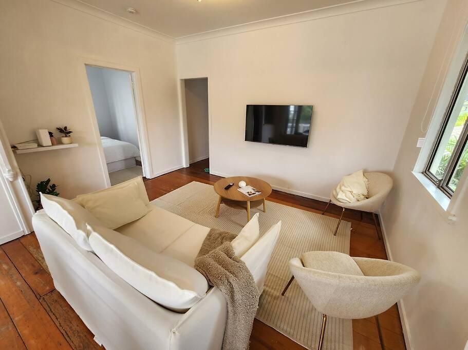 Classic Queenslander With Pool & Yard Holiday home