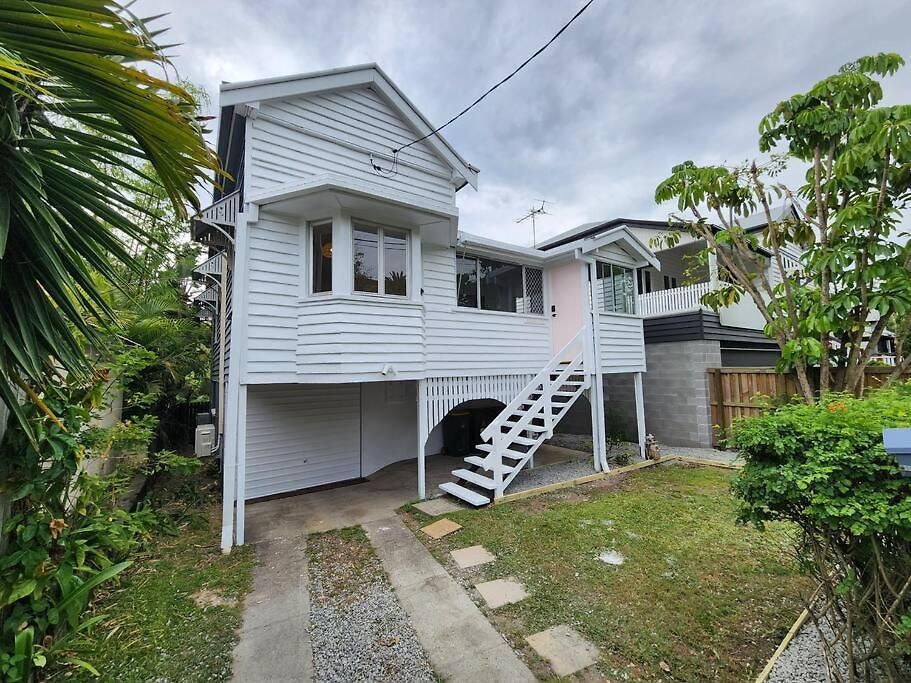 Classic Queenslander With Pool & Yard Holiday home *
