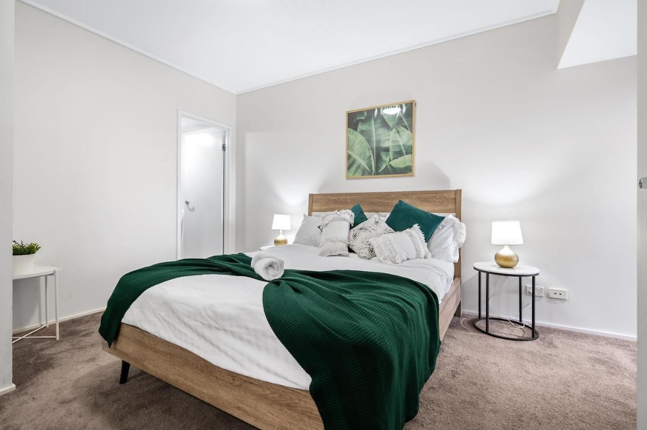 Break Panoramic River Views Free Parking Apartment Brisbane