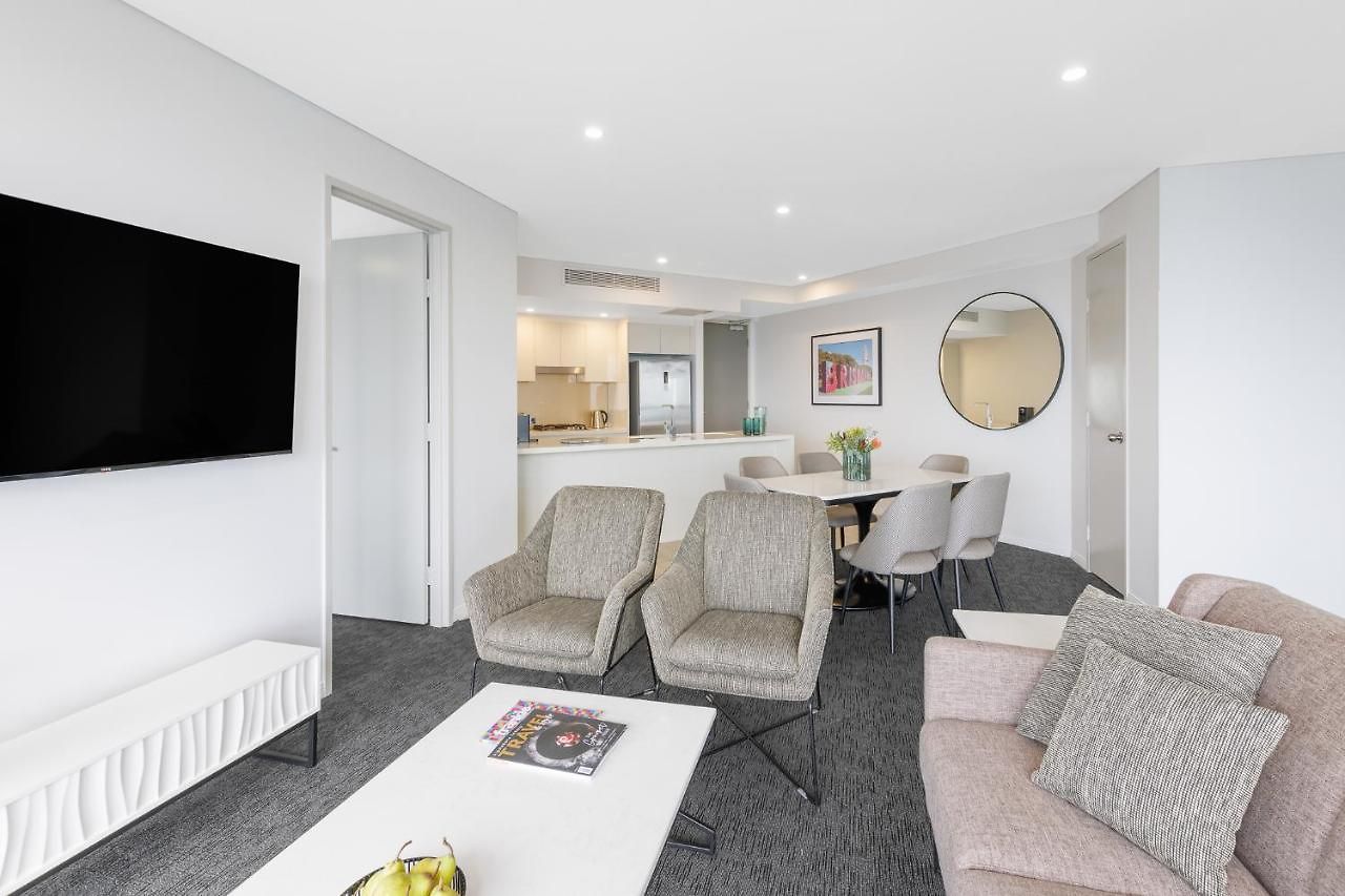 Meriton Herschel Street,
