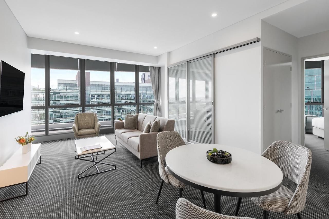 Meriton Herschel Street, 5*
