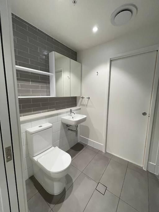 Next To Westfield Chermside And Hospital Apartment