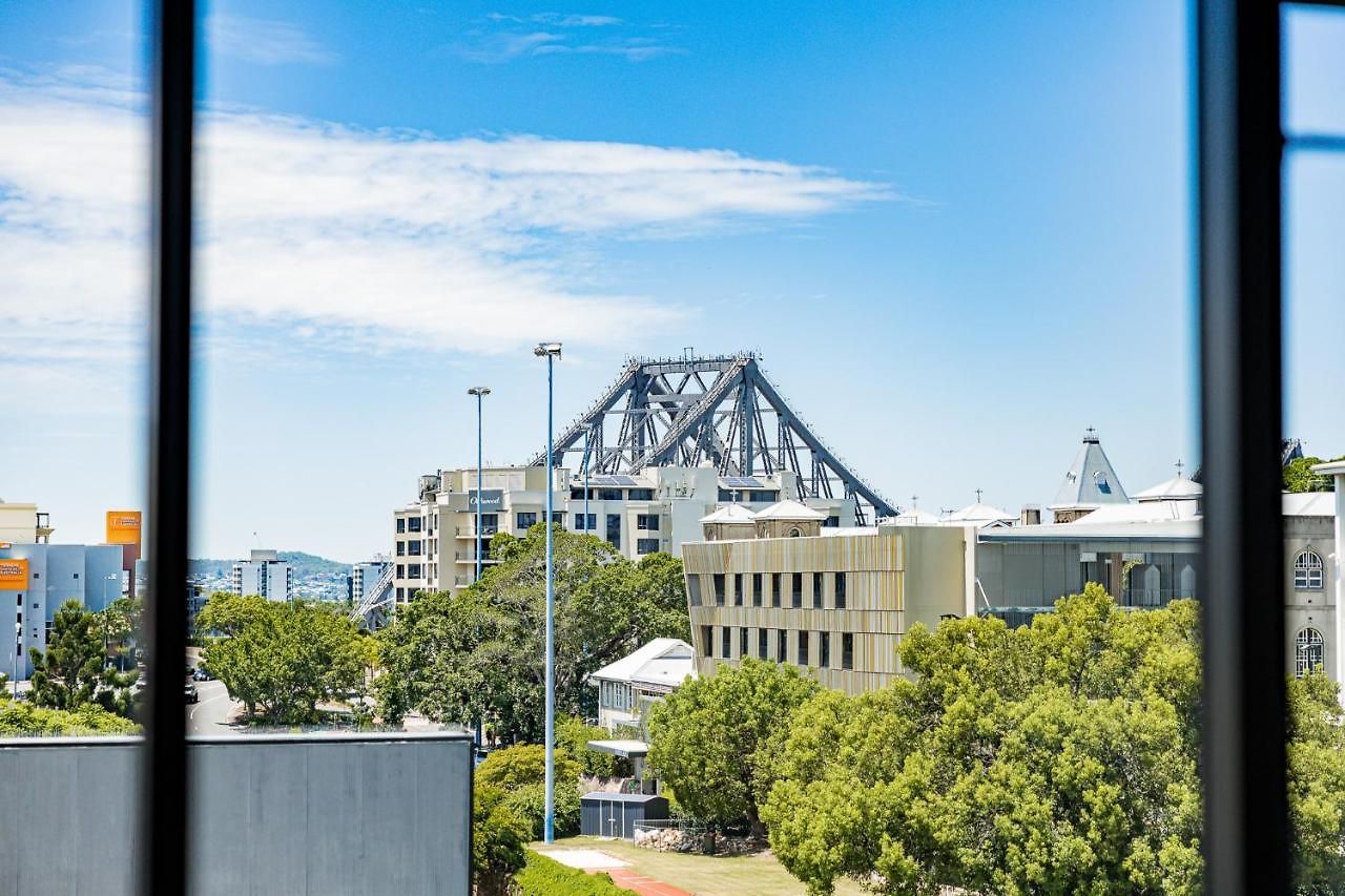 Bunk * Brisbane