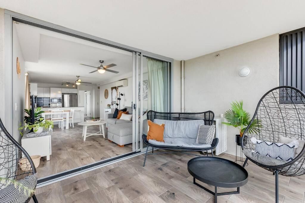 Spacious Inner With Free Parking