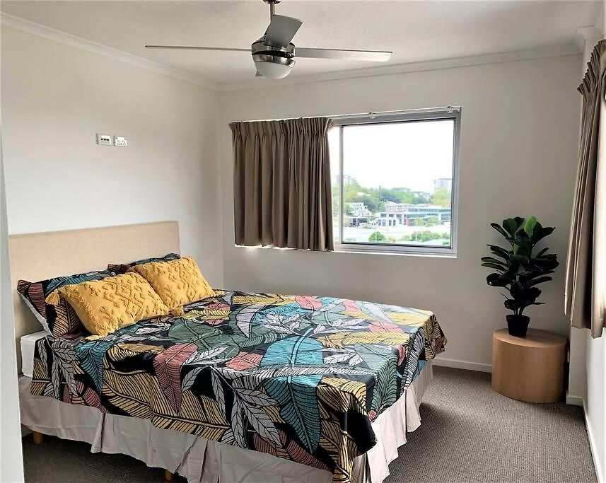 Spacious Inner With Free Parking