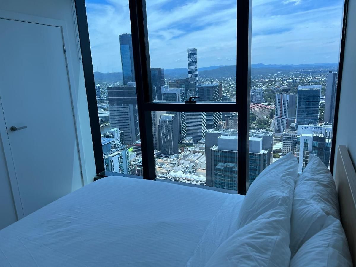 Amazing &river Views 60th Level Skytower 3 Bedrooms&free Parking Apartment Brisbane