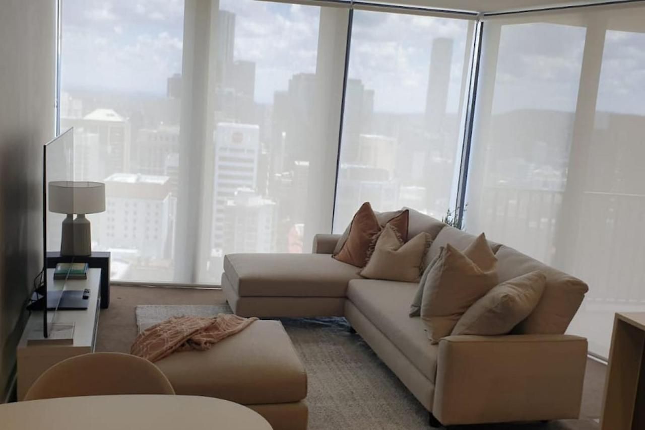 Executively Inspired - 2 Bed 2 Bath On Queen St With Carpark Fast Wifi Rooftop Pool And Sleeps 5 *