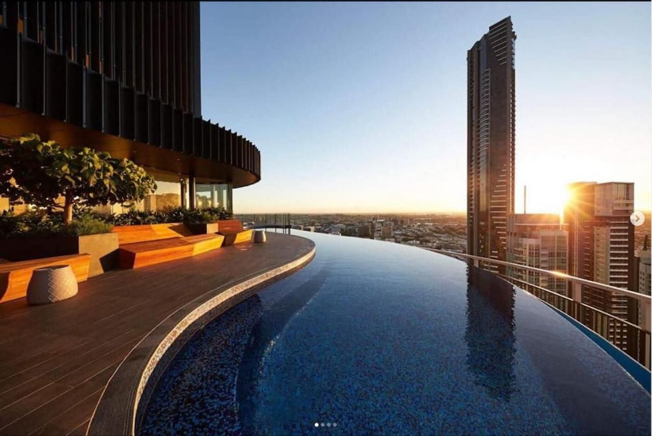 Executively Inspired - 2 Bed 2 Bath On Queen St With Carpark Fast Wifi Rooftop Pool And Sleeps 5 * Brisbane