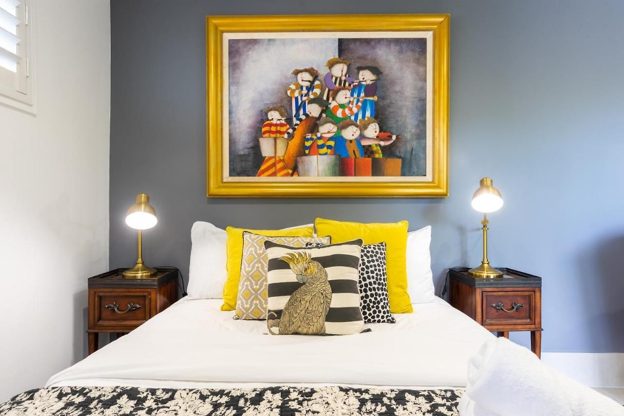 Contemporary In The Heart Of Paddington By Custom Hosting Apartment Brisbane