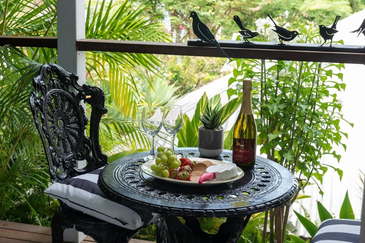 Contemporary In The Heart Of Paddington By Custom Hosting *