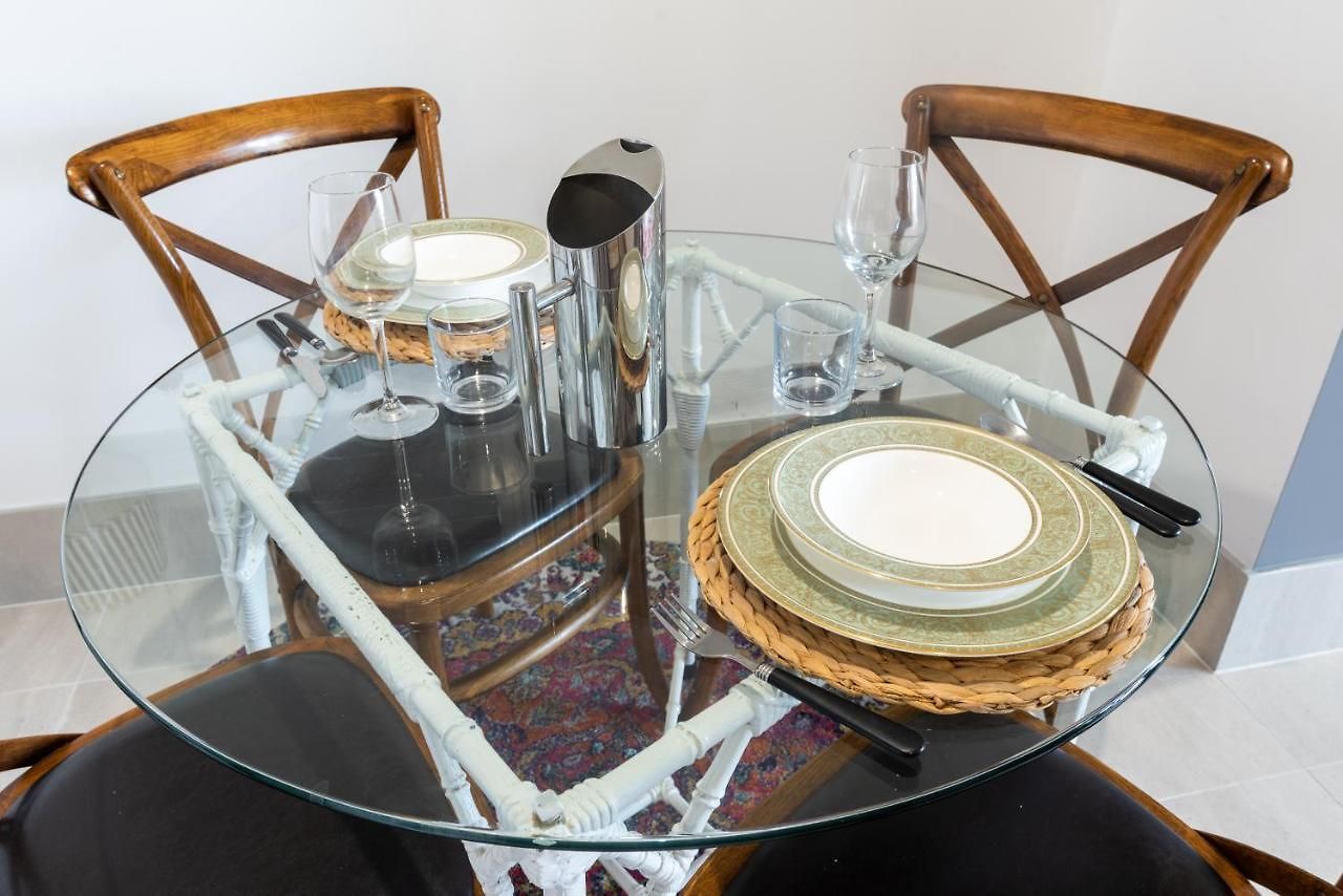 Contemporary In The Heart Of Paddington By Custom Hosting