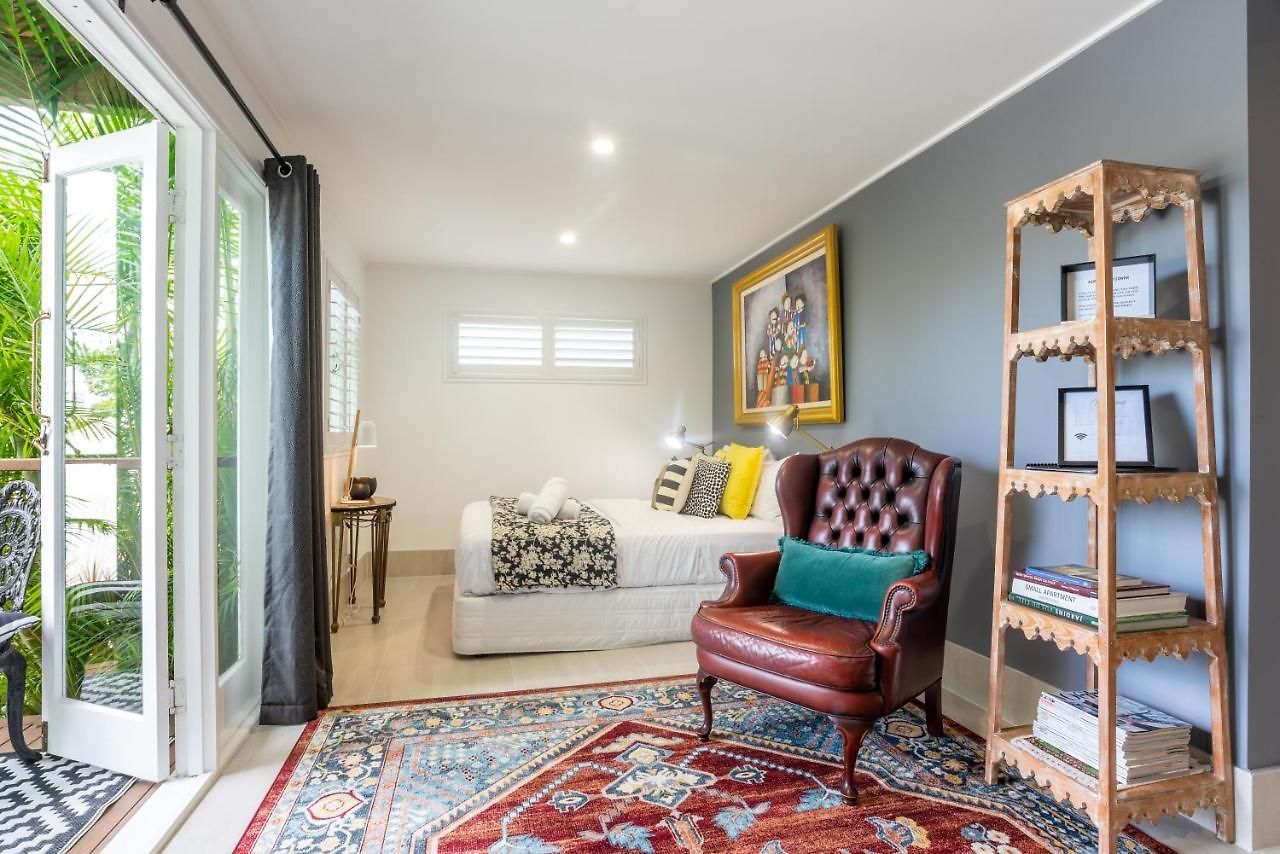 Contemporary In The Heart Of Paddington By Custom Hosting *