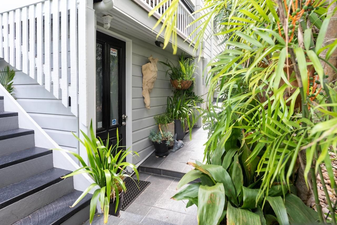 Apartment Contemporary In The Heart Of Paddington By Custom Hosting