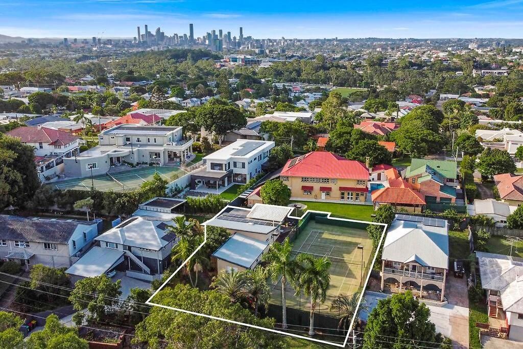 Oasis+spa Tennis Court Holiday home Brisbane
