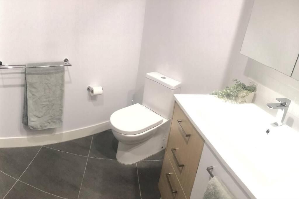 Location, Location, Location - Very Large Apartment