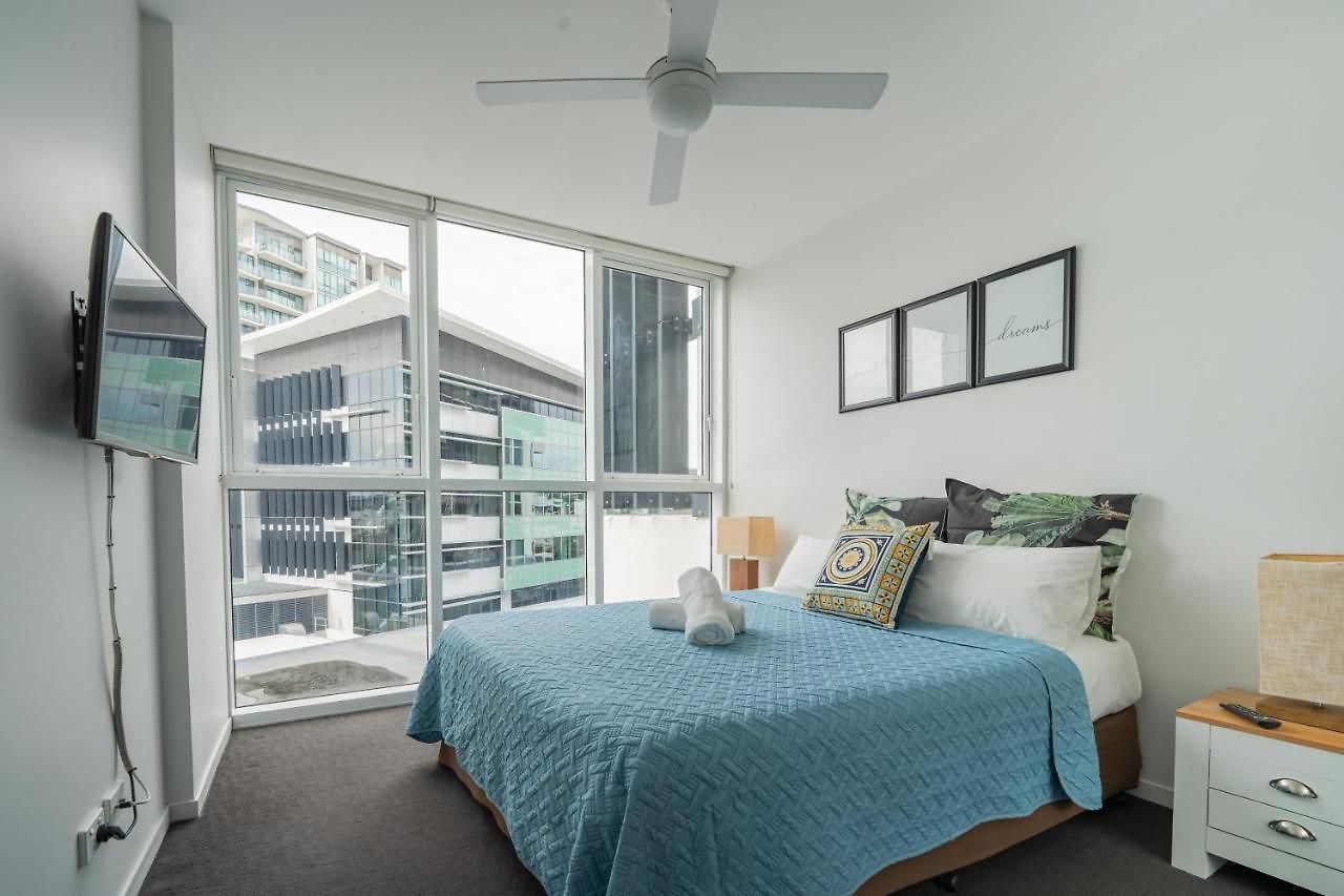 Apartment Fortitude Valley View 1b1b W Shared Pool Gym C11 *