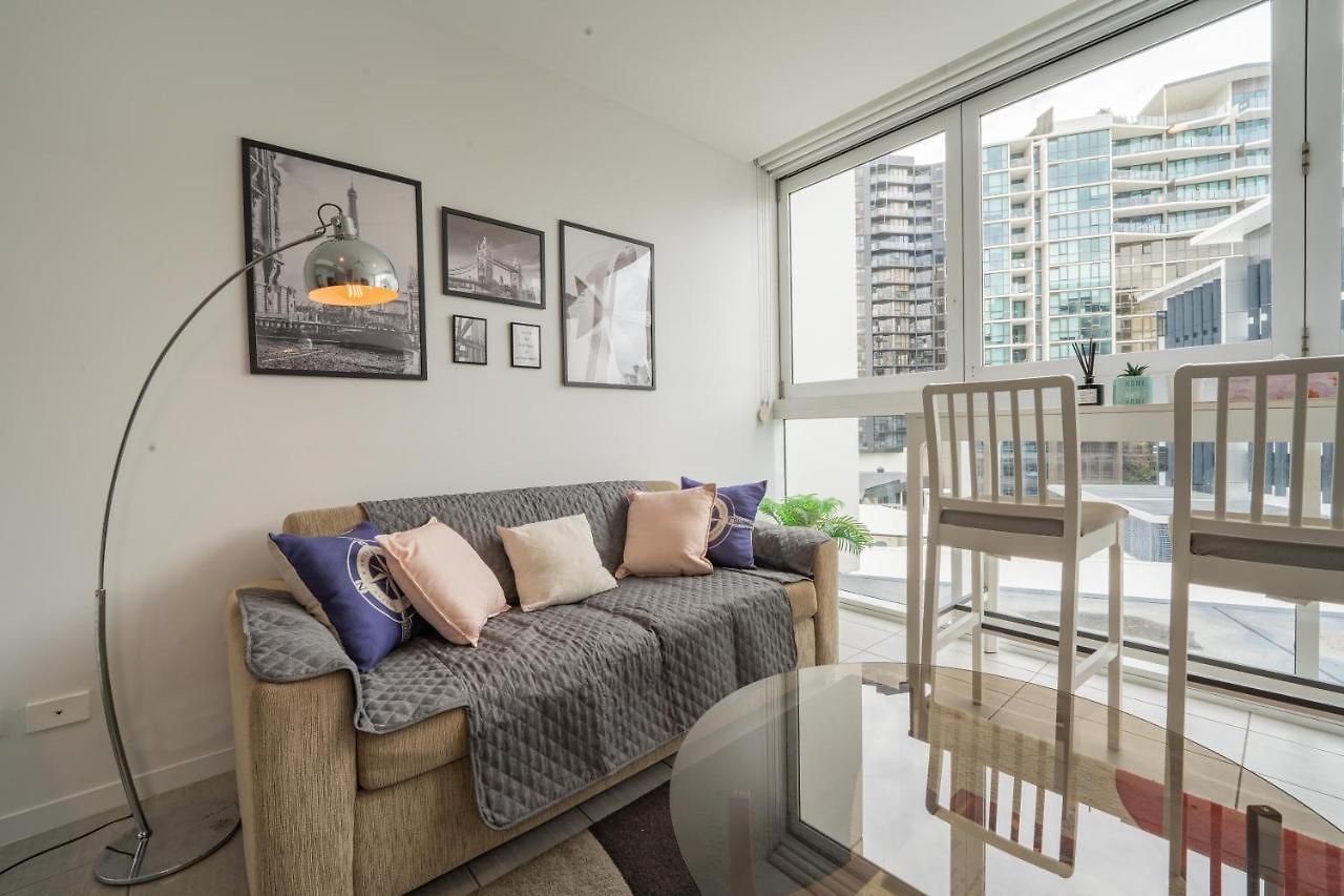 Apartment Fortitude Valley View 1b1b W Shared Pool Gym C11