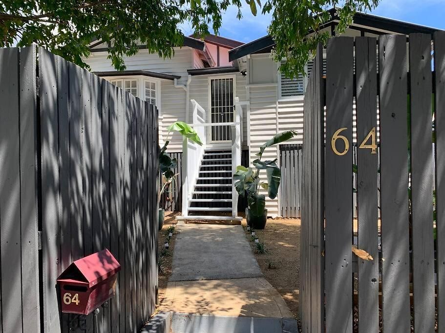 Holiday home Charming 1920's 4br Freestanding Plantation Qldr.