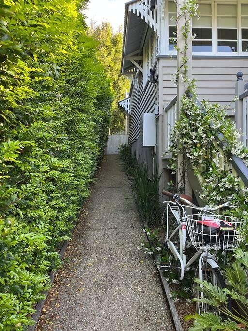 Quaint & Cosy 1 Bedroom In Queenslander.