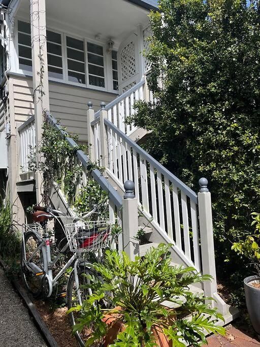 Quaint & Cosy 1 Bedroom In Queenslander. *