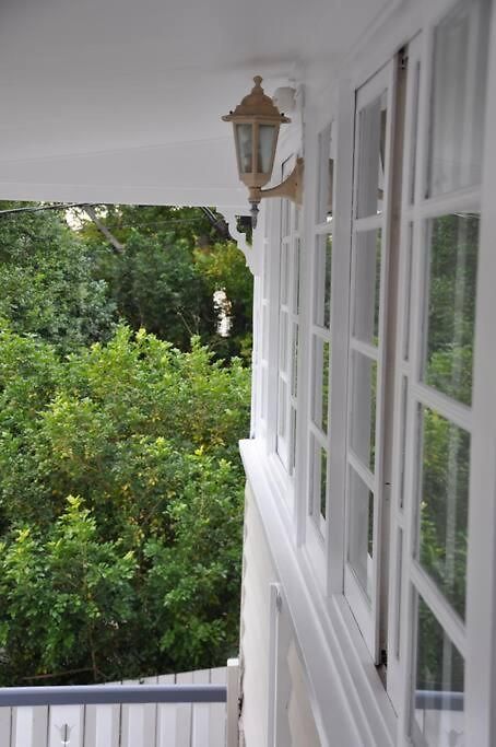 Quaint & Cosy 1 Bedroom In Queenslander. *