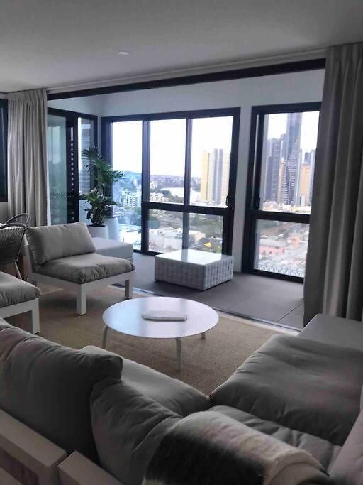 New 3 Bed Penthouse Style Complex Apartment