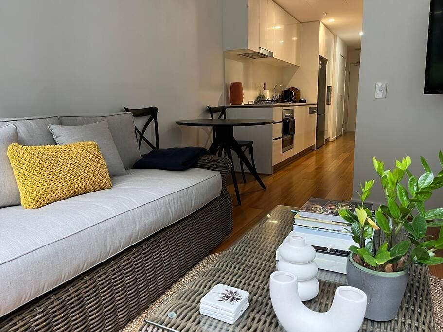 Newstead Ideally Located 2bed 2bath Free Parking In Heart Of Everything *