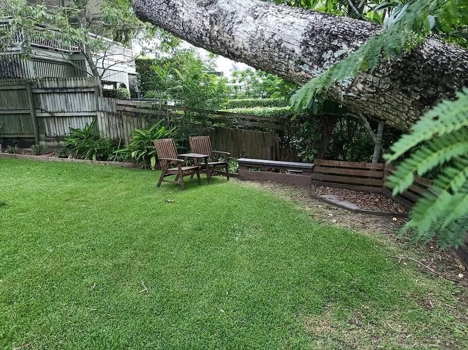 Adorable Private 2 Bedroom Guest + Pool