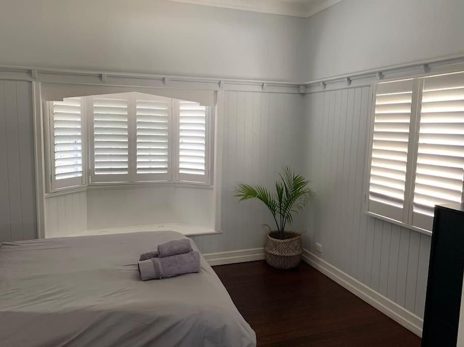 Charming 1920's 4br Freestanding Plantation Qldr.