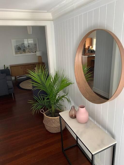 Charming 1920's 4br Freestanding Plantation Qldr. Holiday home